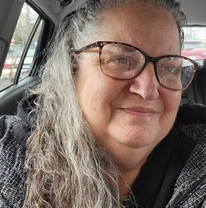 Meet your Posher, Debbie